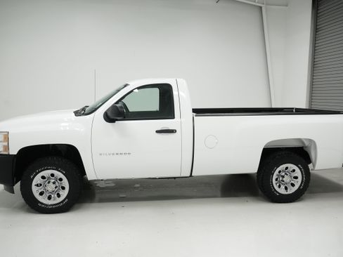 Used 2011 Chevrolet Silverado 1500 W/T RWD image 6