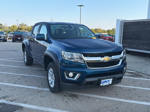 Used 2019 Chevrolet Colorado LT w/ LT Convenience Package AWD/4WD image 8