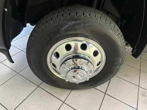 Used 2024 RAM 3500 Laramie AWD/4WD image 16