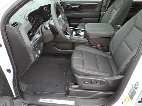 New 2026 Chevrolet Suburban RST image 5