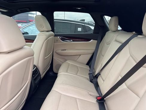 Used 2018 Cadillac XT5 Premium Luxury image 4