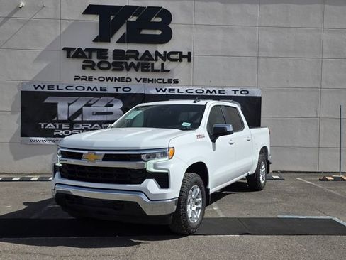 Used 2024 Chevrolet Silverado 1500 LT w/ Z71 Off-Road Package image 2