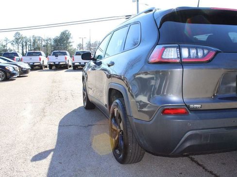 Used 2019 Jeep Cherokee Latitude Plus image 8