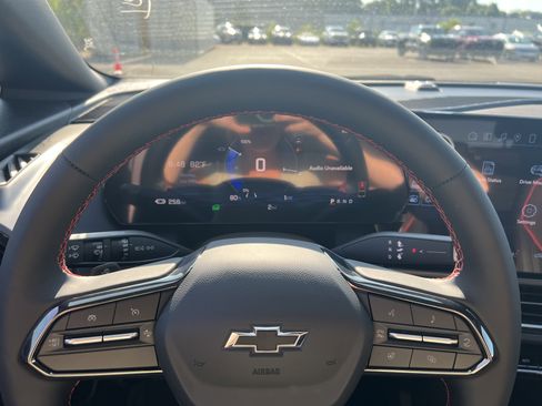 New 2025 Chevrolet Equinox EV RS image 6