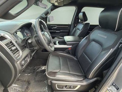 Used 2025 RAM 1500 Laramie AWD/4WD image 18