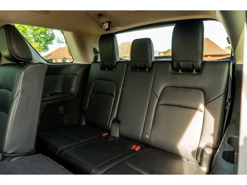 Used 2023 Nissan Pathfinder SL FWD image 15