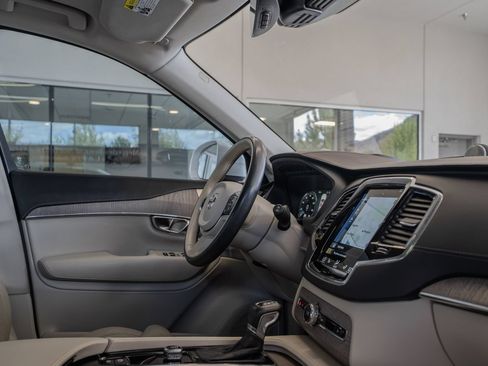 Used 2022 Volvo XC90 T6 Inscription w/ Advanced Package AWD/4WD image 18