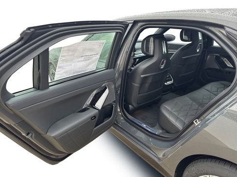 New 2026 BMW 740i xDrive image 23