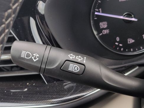 Certified 2021 Buick Envision Essence w/ Technology Package I image 36