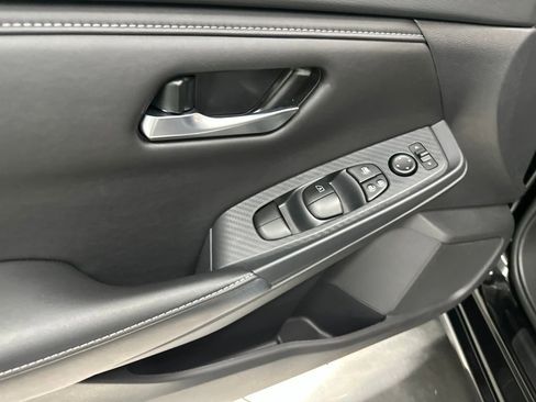 Used 2025 Nissan Sentra SV FWD image 10