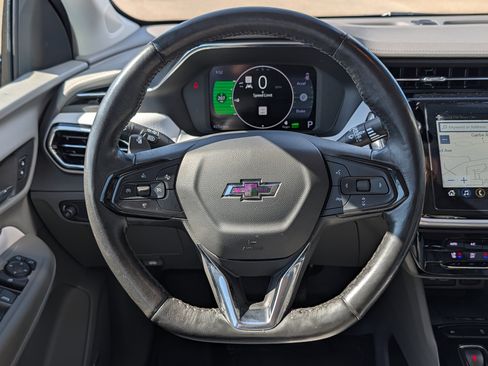 Certified 2023 Chevrolet Bolt EUV Premier w/ Sun & Sound Package FWD image 12
