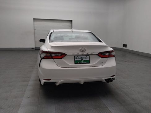 Used 2021 Toyota Camry SE image 6