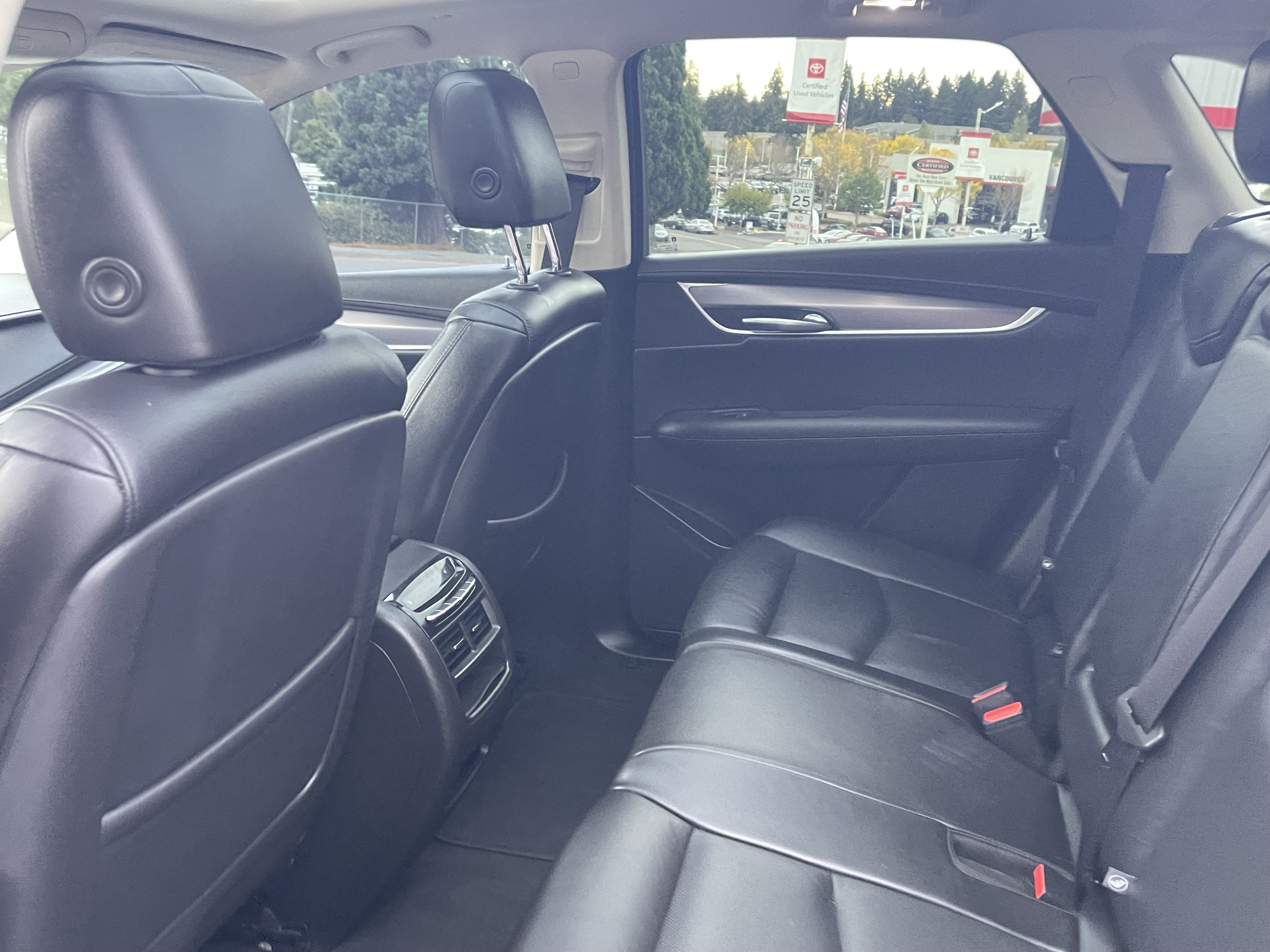Used 2018 Cadillac XT5 Luxury w/ Driver Awareness Package FWD image 13