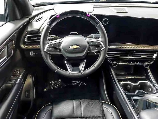 Used 2025 Chevrolet Traverse High Country FWD image 18