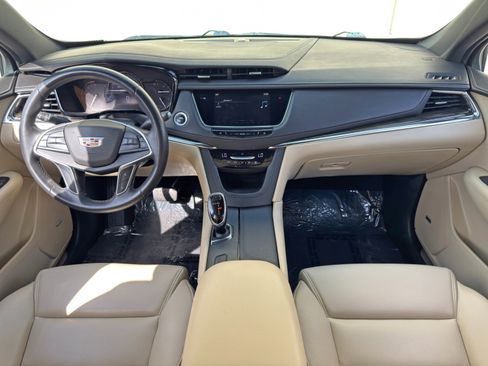 Used 2017 Cadillac XT5 FWD image 11