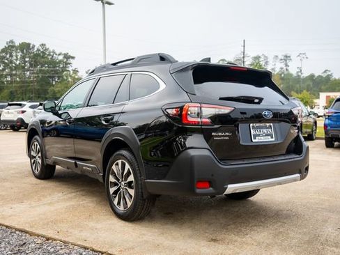 New 2025 Subaru Outback Limited image 4
