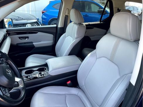 Used 2023 Honda Pilot Touring image 11