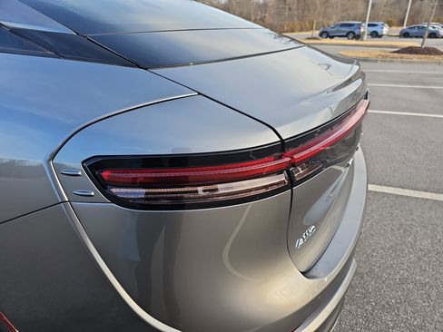 Used 2023 Toyota Crown Limited image 34