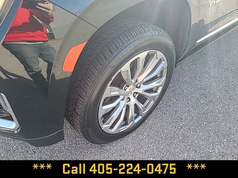 Used 2021 GMC Yukon XL Denali w/ Denali Premium Package image 12