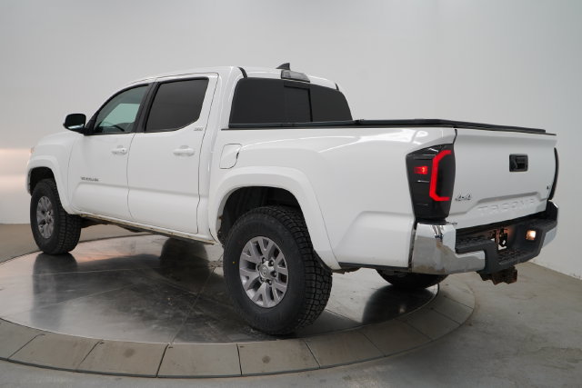 Used 2019 Toyota Tacoma SR5 AWD/4WD image 5