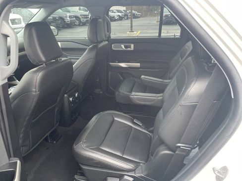 Certified 2022 Ford Explorer Limited AWD/4WD image 14