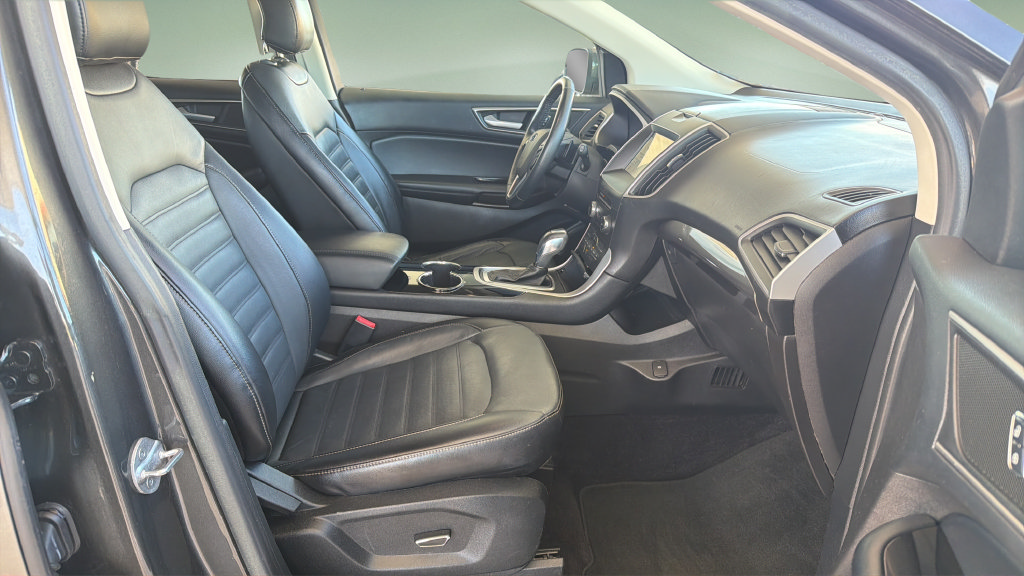 Used 2017 Ford Edge SEL w/ Equipment Group 201A FWD image 16