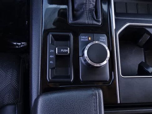 Used 2024 Toyota Tundra Limited AWD/4WD image 33