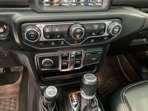 Used 2021 Jeep Gladiator Overland w/ Popular Equipment Package AWD/4WD image 13