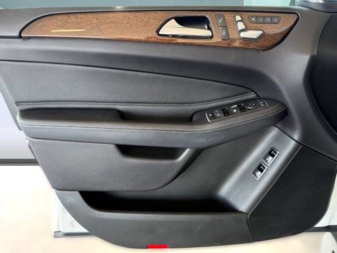 Used 2017 Mercedes-Benz GLS 450 4MATIC image 34