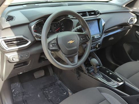 Used 2023 Chevrolet TrailBlazer LT w/ Convenience Package FWD image 9