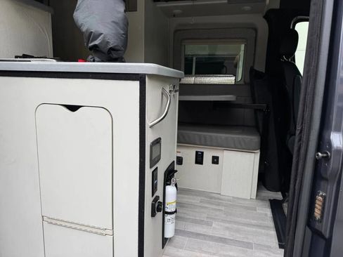 Used 2022 Mercedes-Benz Sprinter 2500 image 31