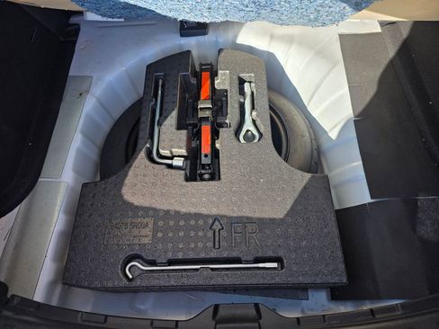 Used 2023 Nissan Kicks SV image 15