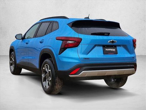New 2026 Chevrolet Trax LT w/ Driver Confidence Package image 9