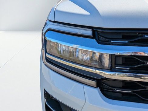 Used 2024 Ford Expedition Limited image 8