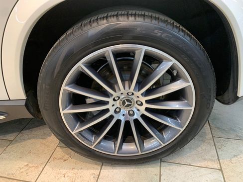 Used 2024 Mercedes-Benz GLE 350 4MATIC w/ AMG Line Exterior image 12
