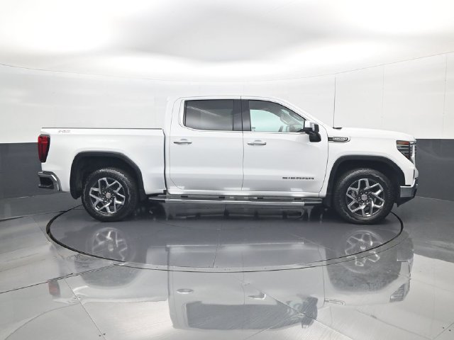 Used 2023 GMC Sierra 1500 SLT w/ SLT Premium Plus Package AWD/4WD image 4