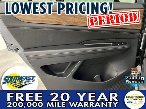 Used 2025 Volkswagen Atlas SE image 17