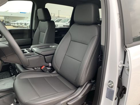 New 2025 GMC Sierra 2500 Pro w/ Convenience Package AWD/4WD image 4