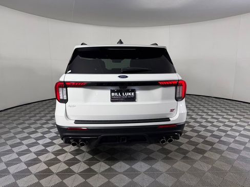 Used 2025 Ford Explorer ST AWD/4WD image 9