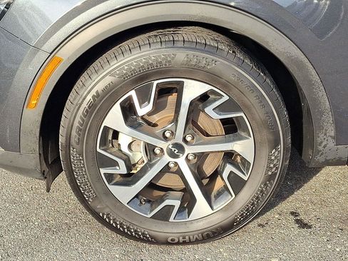 Used 2025 Kia Sportage EX w/ Premium Package image 9