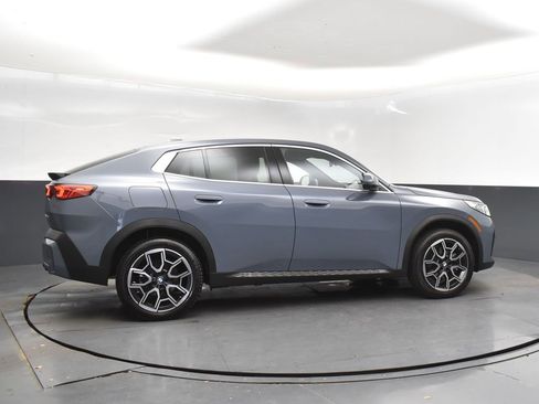 Used 2025 BMW X2 xDrive28i image 8