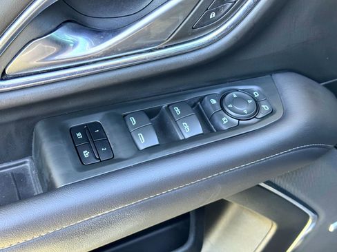 Used 2022 Chevrolet Tahoe Z71 w/ Luxury Package image 17