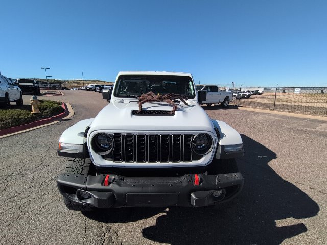 Used 2025 Jeep Gladiator Mojave AWD/4WD image 2