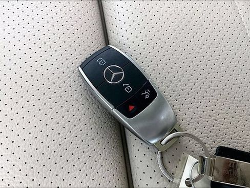 Used 2020 Mercedes-Benz GLC 300 image 35