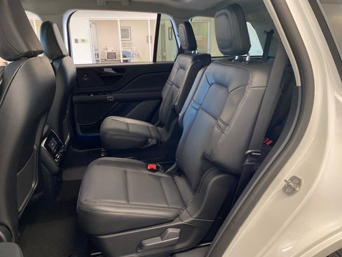 New 2026 Lincoln Aviator AWD image 38