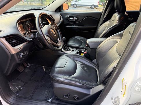 Used 2016 Jeep Cherokee Limited FWD image 40