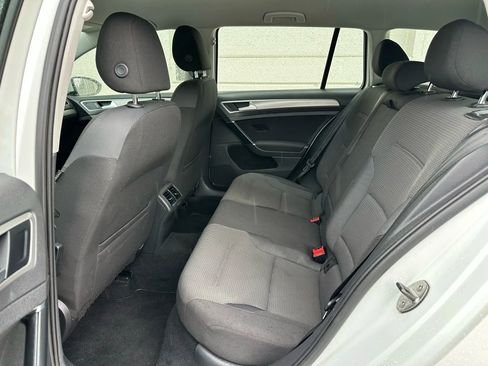 Used 2017 Volkswagen Golf S image 11