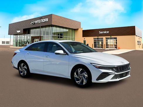 New 2026 Hyundai Elantra Limited FWD image 10