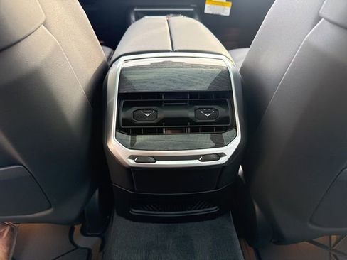 New 2026 BMW 740i xDrive image 25