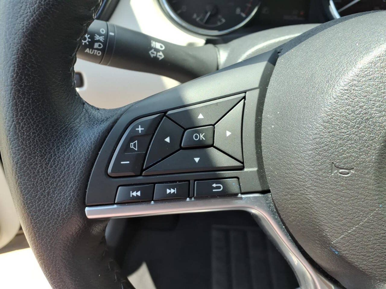 Used 2022 Nissan Rogue Sport SL AWD/4WD image 14
